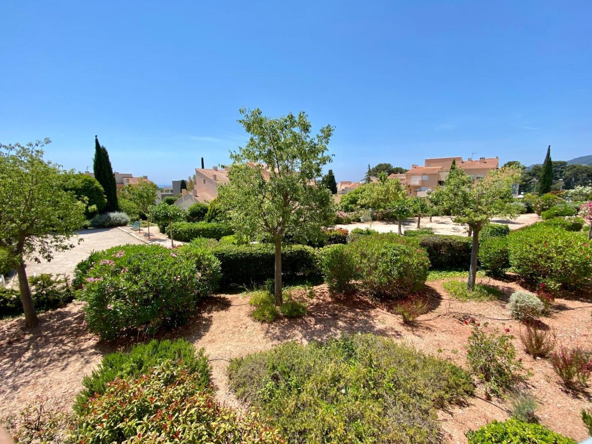 Superbe Appartement Avec Grande Terrasse Carqueiranne Exterior foto