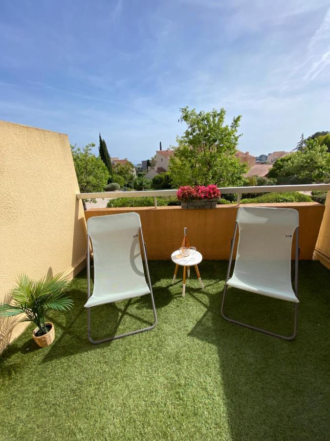 Superbe Appartement Avec Grande Terrasse Carqueiranne Exterior foto