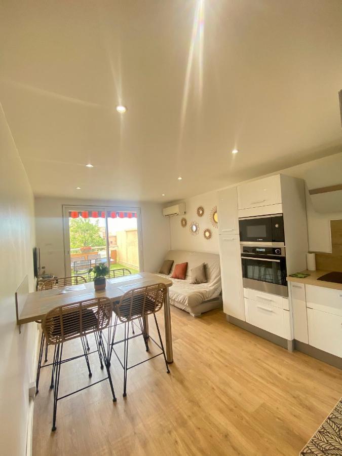 Superbe Appartement Avec Grande Terrasse Carqueiranne Exterior foto